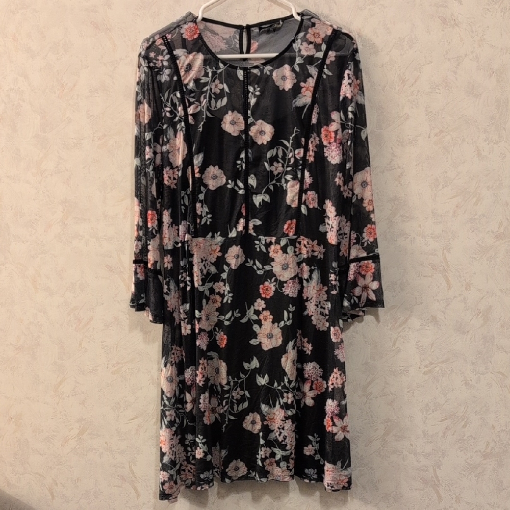 Suzanne Betro Black and Pink Floral Long Sleeve Dress